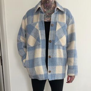 Abercrombie & Fitch Blue and Cream Checkered Fuzzy Jacket